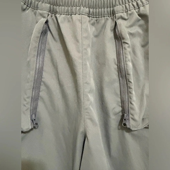 Nike Sportswear Dri-FIT Tech Pack Women's Mid-Rise Woven Pants size small petite - Picture 4 of 7